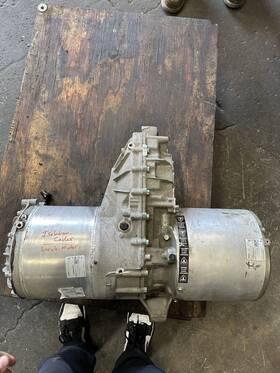 1025276-00-i Tesla 2012-2018 Model S/x Large Rear Drive Motor Unit For Parts Oem